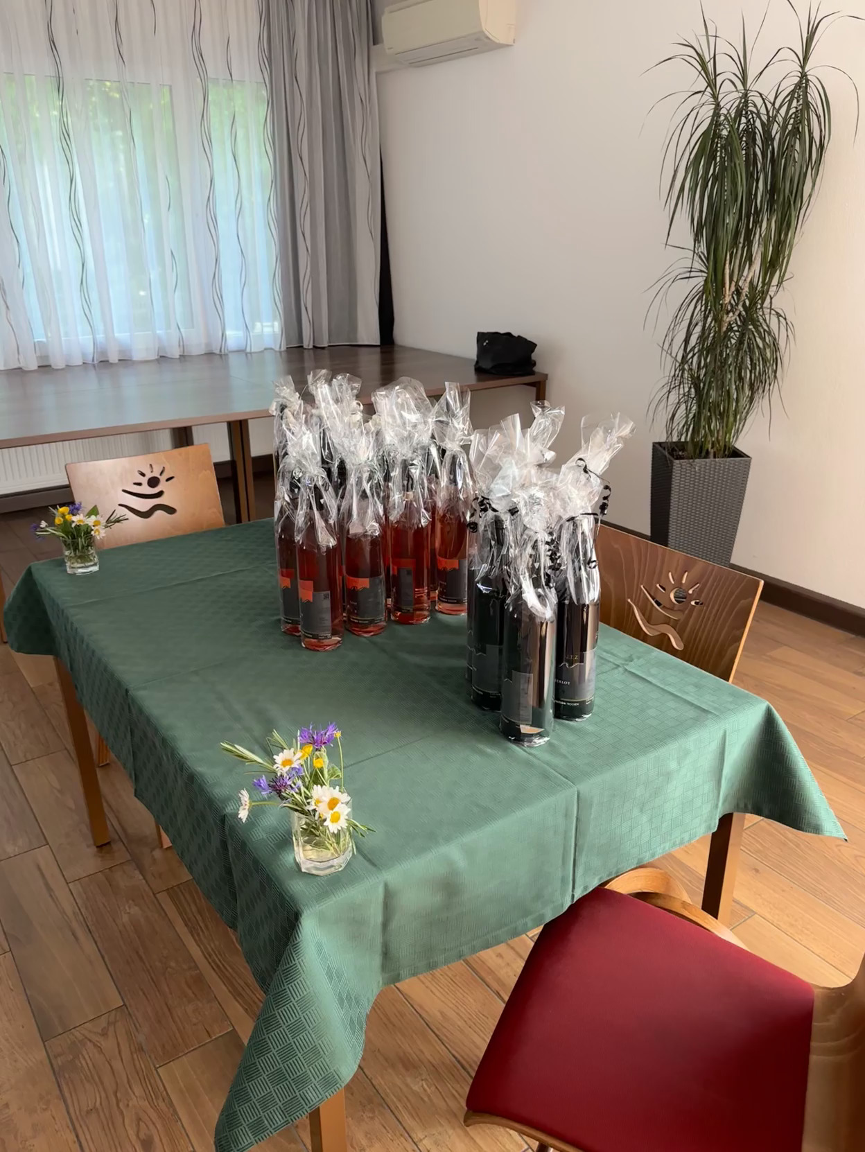 Weinflaschen als Preise bei der Stadtmeisterschaft